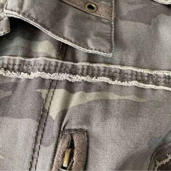 By Deep Branded camouflage button front army jacket with pockets size Medium - Picture 8 of 15